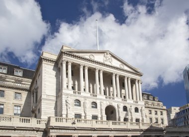 Bank of England reduces interest rates